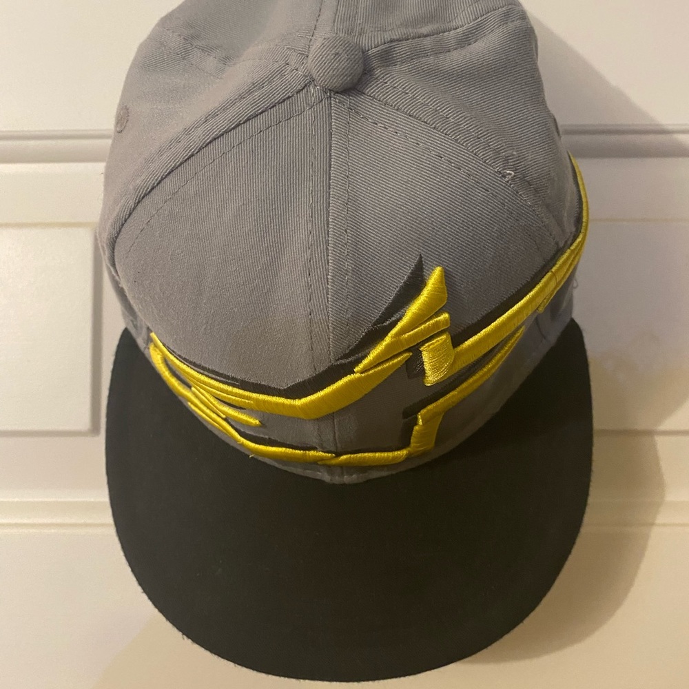 Alpinestars Gray & Yellow SnapBack Hat. (L-XL)